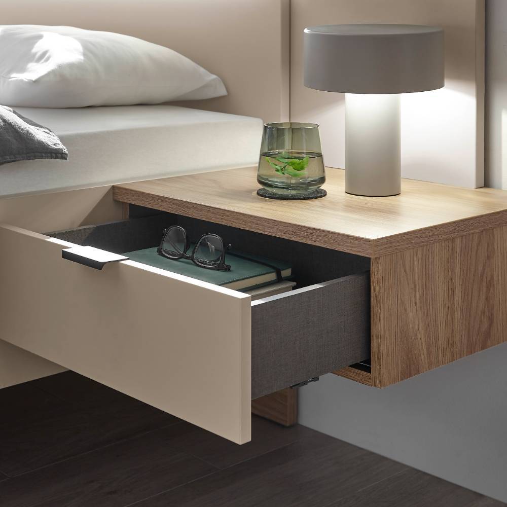 Doppelbett Mero inklusive zwei Nachtkommoden mit LED Beleuchtung (dreiteilig)