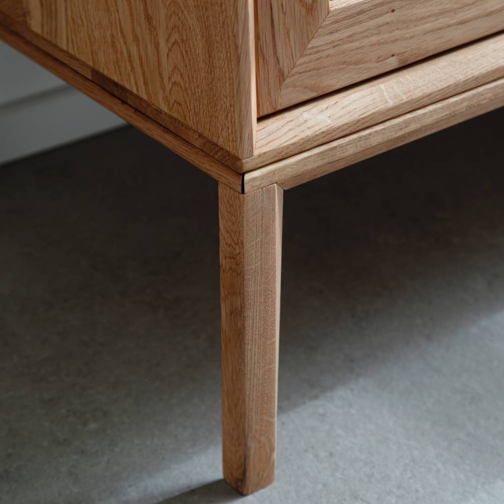 Sideboard Vitrine Belafoma aus Eiche Massivholz 178 cm breit