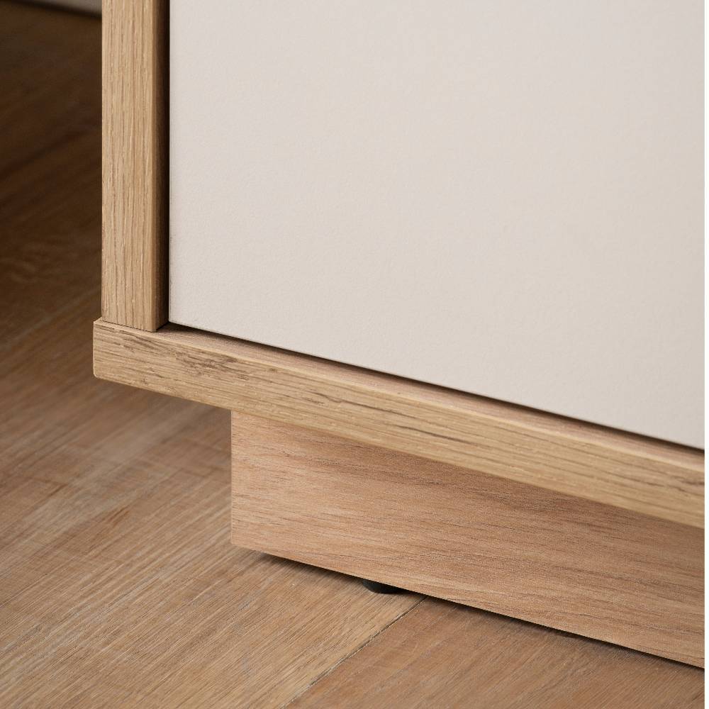 Sideboard Ikba mit drei Schubladen und Drehtüren