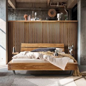 Wildeiche Holzbett Snog aus Massivholz und Metall – Ansicht 1