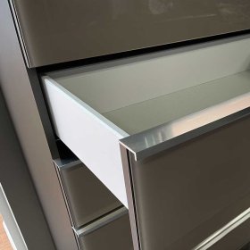 Sideboard Boplaroma mit vier Schubladen in modernem Design – Ansicht 4