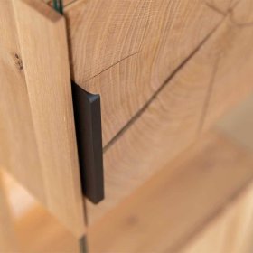 Vitrine Tenna mit Hirnholz Applikation und LED Beleuchtung – Ansicht 6