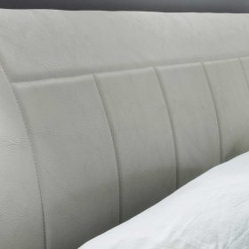 Schlafzimmer Xarina in Weiß und Hellgrau mit LED Beleuchtung (vierteilig) – Ansicht 6