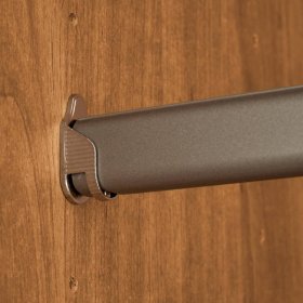 Schlafzimmerschrank Vericia in modernem Design mit Metallgriffen – Ansicht 9