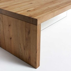 Sofatisch Focsani aus Eiche Massivholz mit Glaswange – Ansicht 3