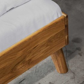 Massivbett Vinial aus Wildeiche geölt modern – Ansicht 5