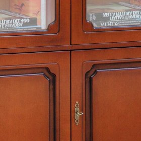 Esszimmervitrinenschrank Cadruna im klassischen Stil in Nussbaumfarben – Ansicht 6