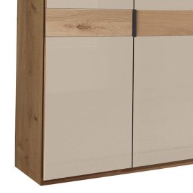 Schlafzimmerschrank Vericia in modernem Design mit Metallgriffen – Ansicht 4