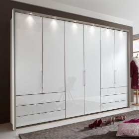 Falttüren Schlafzimmerschrank Zymian in Weiß und Hellgrau glasbeschichtet – Ansicht 2