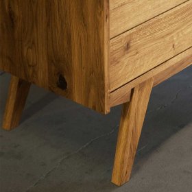 Tiefes Bettgestell Carilla aus Wildeiche Massivholz im Retrostil (dreiteilig) – Ansicht 6