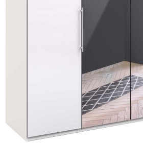 Riesiger Schlafzimmerkleiderschrank Grinzia in Weiß mit Falttüren – Ansicht 4