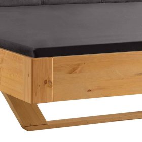 Doppelbett Costian aus Kiefer Massivholz mit Kufengestell aus Holz – Ansicht 5