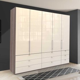 Schlafzimmerkleiderschrank Tulagan 3 türig mit neun Schubladen – Ansicht 3