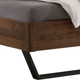 Industrie und Loft Stil Doppelbett Cibao aus Nussbaum Massivholz und Stahl – Ansicht 5