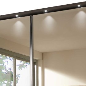 Design Schwebetürenkleiderschrank Magdalina in Braun mit Glas beschichtet – Ansicht 6