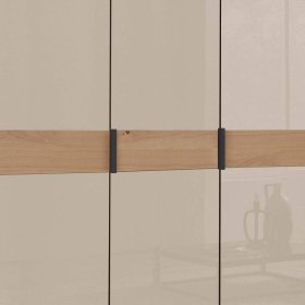 Schlafzimmerschrank Vericia in modernem Design mit Metallgriffen – Ansicht 6