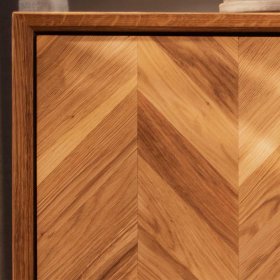Esszimmersideboard mit Türen Yalley aus Wildeiche Massivholz und Stahl – Ansicht 3