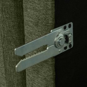 Couchhocker Skaceto in Dunkelgrün mit Vierfußgestell aus Metall – Ansicht 7
