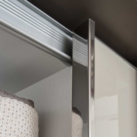 Kleiderschrank Jannios in Cremefarben und Braun mit Schwebetüren – Ansicht 5