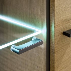 Stauraumvitrine Badehma in Eichefarben und Dunkelgrau – Ansicht 6
