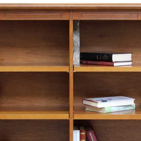 Breites Buchregal Cadruna in Nussbaumfarben im klassischen Stil – Ansicht 5