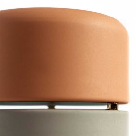 Metall Tischleuchte Jilina in Rosa und Grau im Skandi Design – Ansicht 3