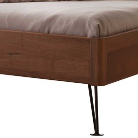 Nussbaum Massivholz Bettrahmen Munarula mit Vierfußgestell aus Metall modern – Ansicht 4