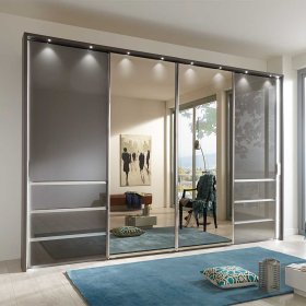Design Schwebetürenkleiderschrank Magdalina in Braun mit Glas beschichtet – Ansicht 2