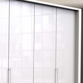 Schlafzimmerschrank Grinzia in Weiß mit acht Schubladen – Ansicht 5