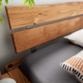 Wildeiche Holzbett Snog aus Massivholz und Metall – Ansicht 2