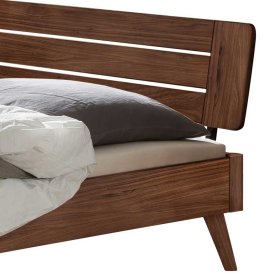 Hochwertiges Doppelbett Lakeside aus Nussbaum Massivholz geölt – Ansicht 3