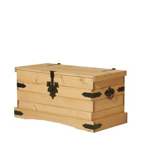 Holztruhe Halcoms in Kiefer Honigfarben im Landhausstil – Ansicht 1