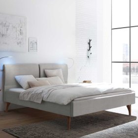 Graues Polsterbett Saconso 140x 200 cm mit Vierfußgestell aus Holz – Ansicht 2