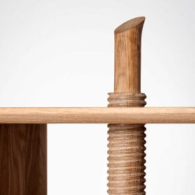 Design Ablagetisch Vrenos aus Eiche teilmassiv höhenverstellbar – Ansicht 4